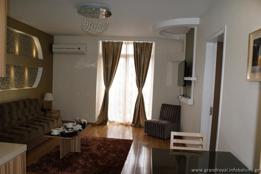 Grand Royal Batumi Aparthotel Phòng bức ảnh